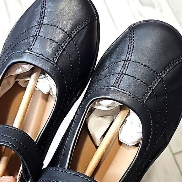 (S-3707)  Stride Rite Girl's Claire  Sz 4.5 Wide - Picture 10 of 11